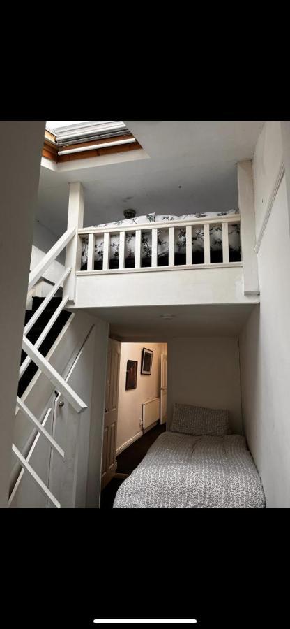 Appartamento Charming Central House Dublino Esterno foto